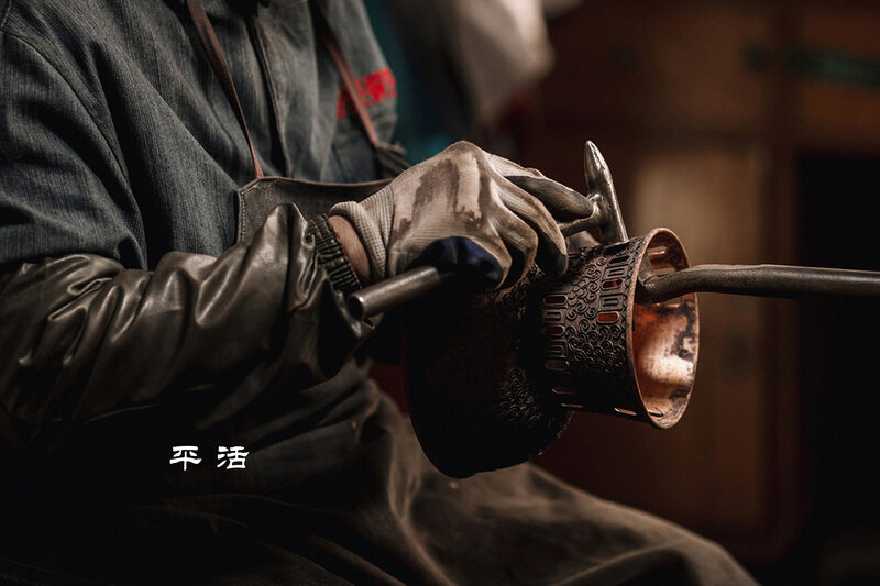 平活工序：锤敲平正器型